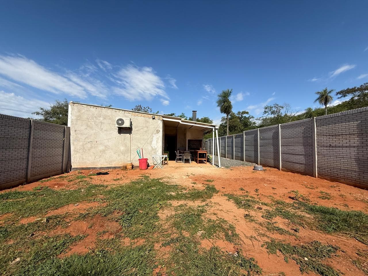 Hermosa Casa Familiar Construida + Terreno Estandar Zona Luque-sanber — foto 5