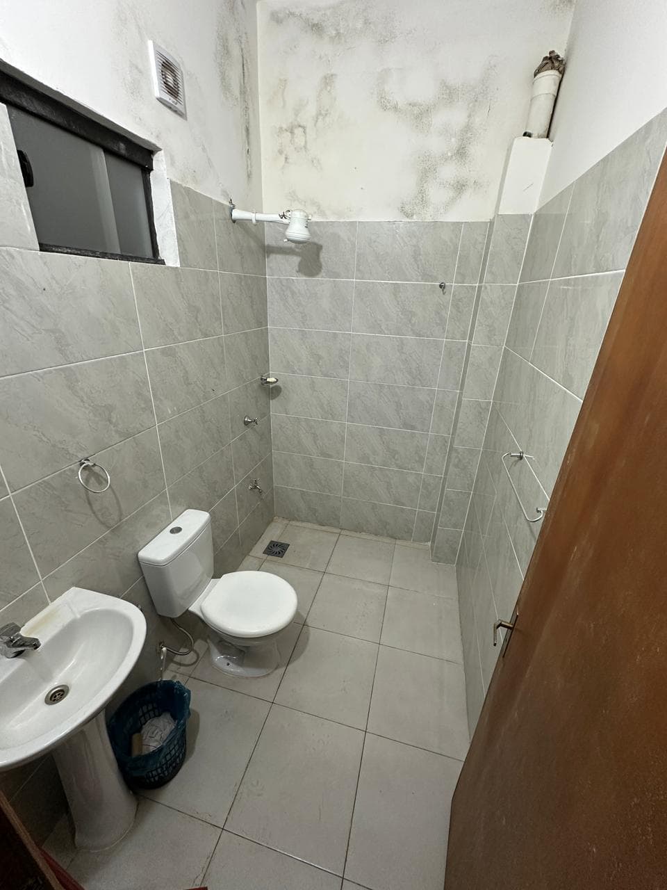 Salón comercial y showroom a estrenar sobre ruta Luque – San Lorenzo ????, foto 2