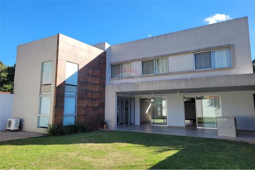Casa minimlista en lambare valle apu'a, foto 2