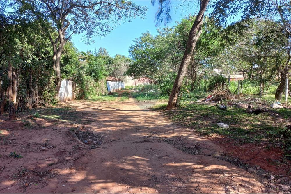 Vendo Terreno en San Lorenzo Av. Laguna Grande