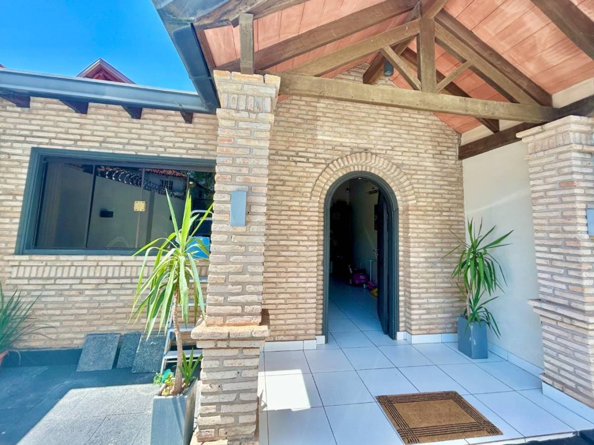 Duplex de 3 dormitorios en Lambaré - zona campus deportivo uaa, foto 4