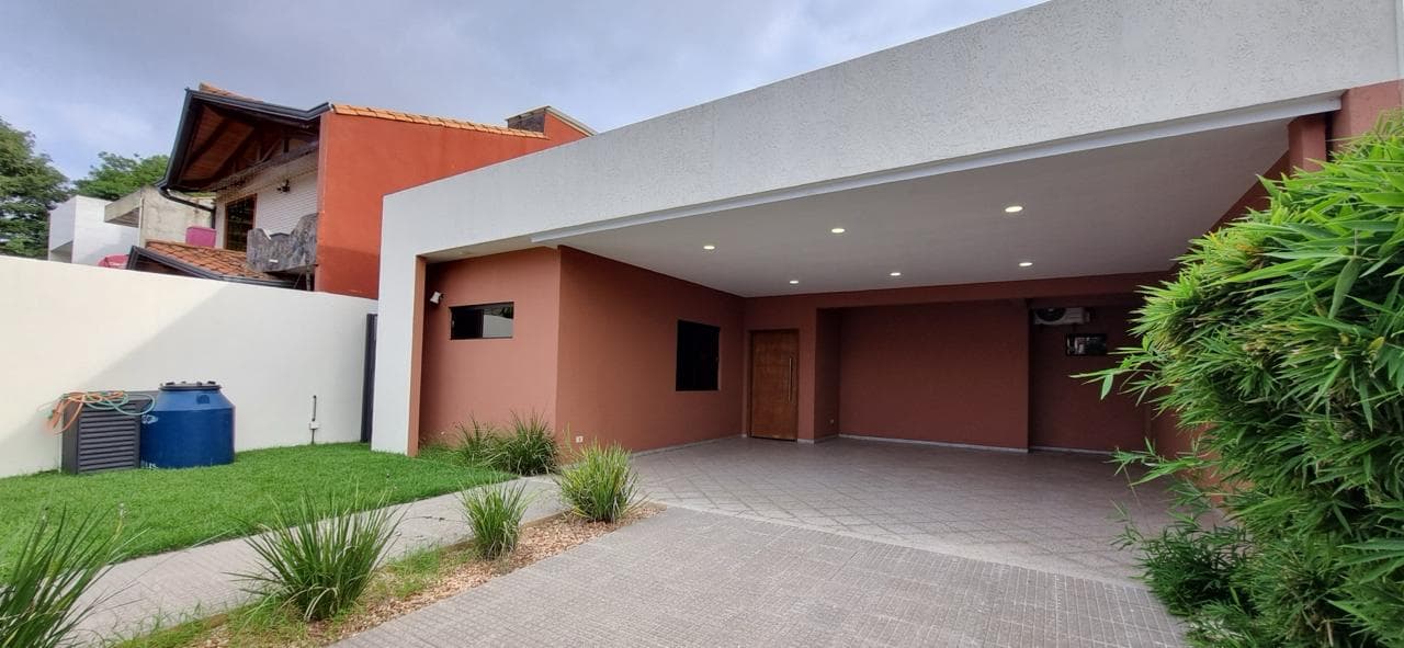 EN VENTA | Hermosa Casa en Fernando de la Mora – Zona Sur, foto 2