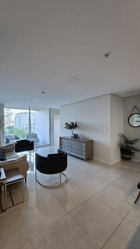 Departamento De 3 Dorm. Semi Amoblado - Edificio Altamira - Ycua Sati, foto 1