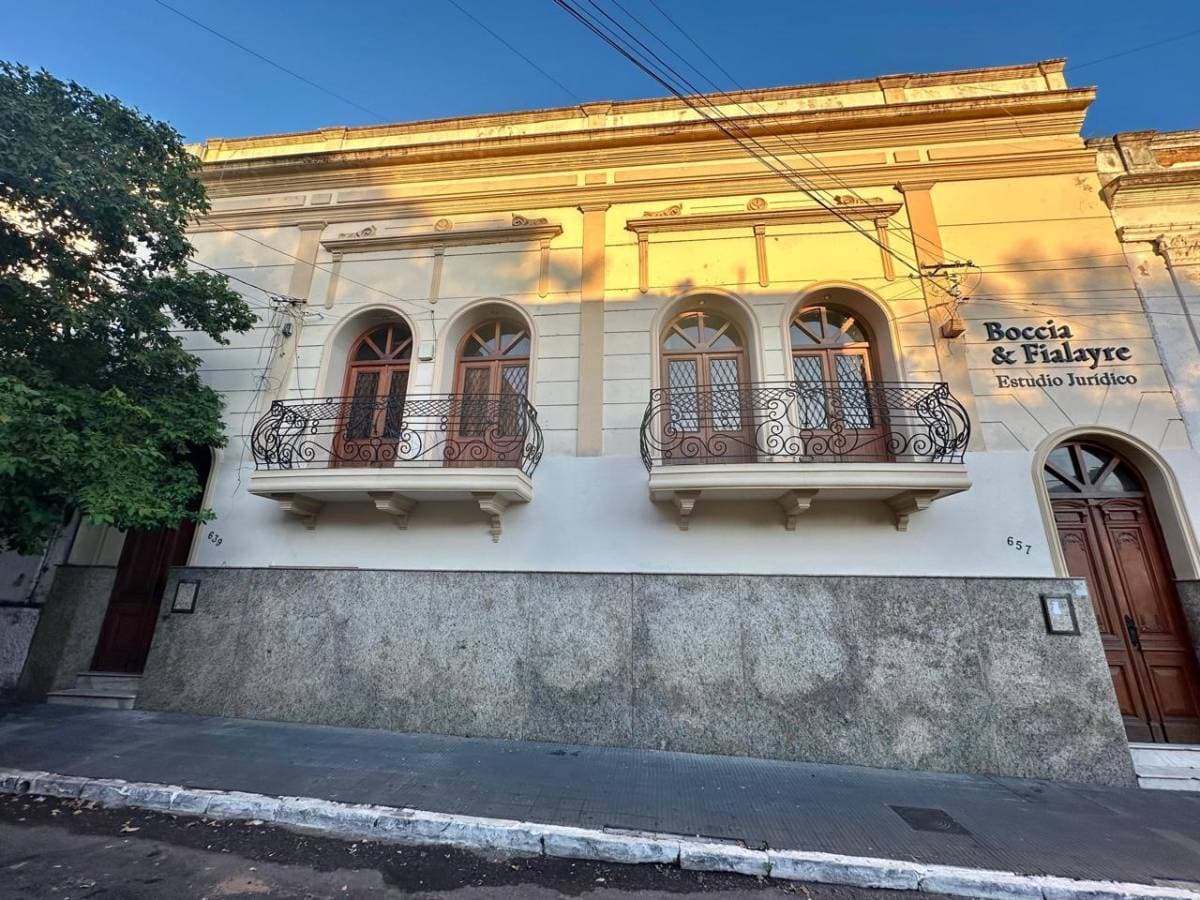 Vendo dos propiedades juntas - barrio la Encarnación Asunción