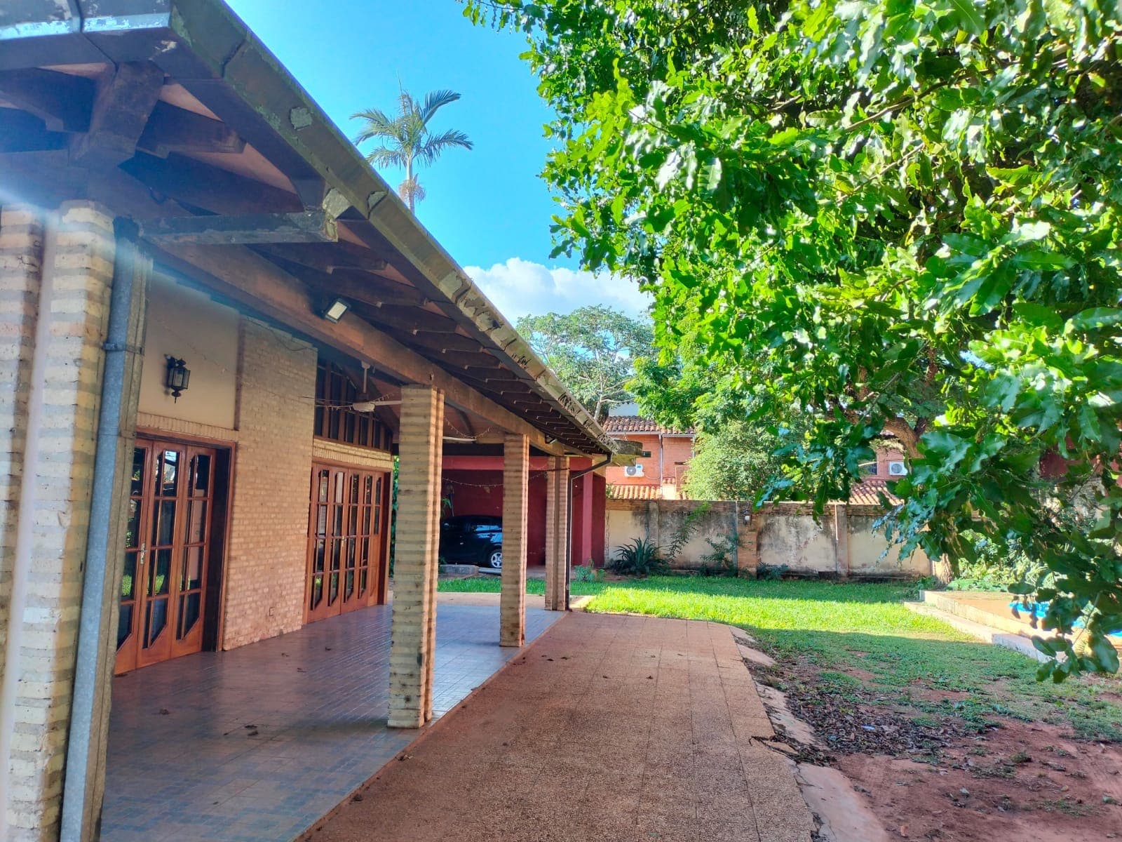 Casa Con Piscina En Fernando de la Mora Zona Norte. Terreno 720m2 — foto 3
