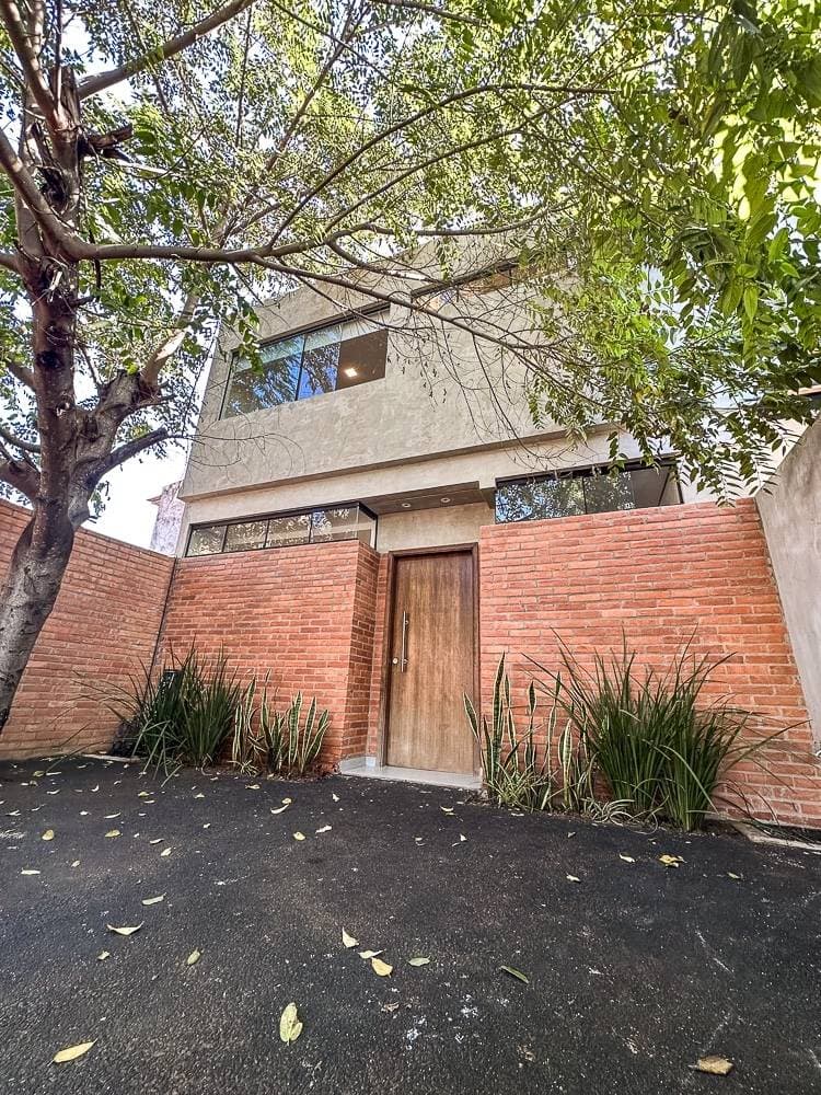 En venta hermoso duplex en cuarto barrio Luque