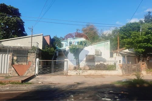 Terreno con casa a demoler, foto 1