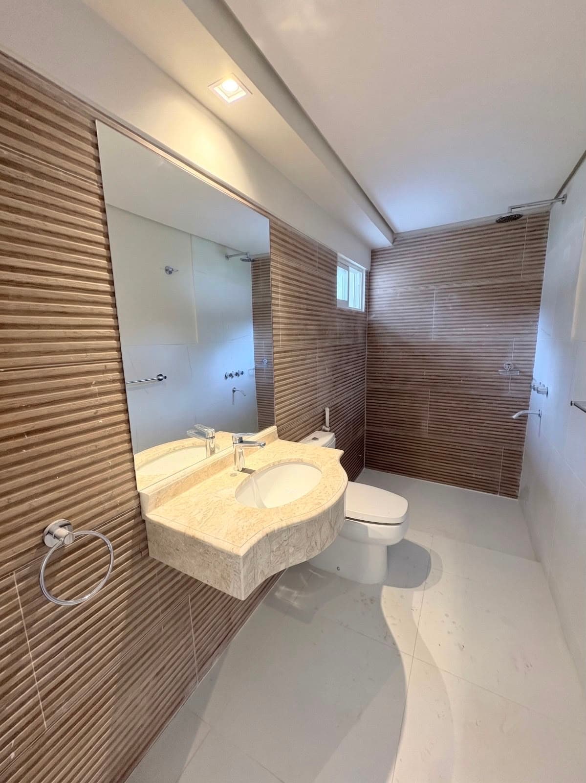 Casa De 6 Habitaciones En Planta Baja En Asunción Barrio Mburicao, foto 2