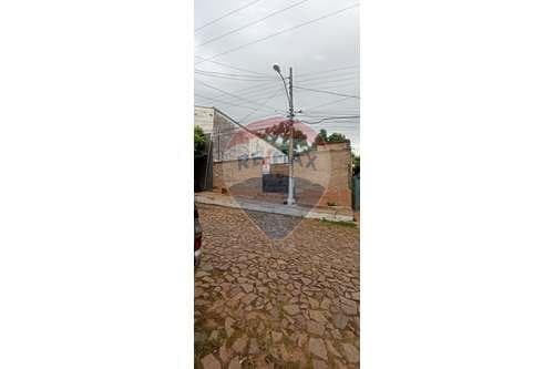 Vendo terreno lambare-barrio santa rosa