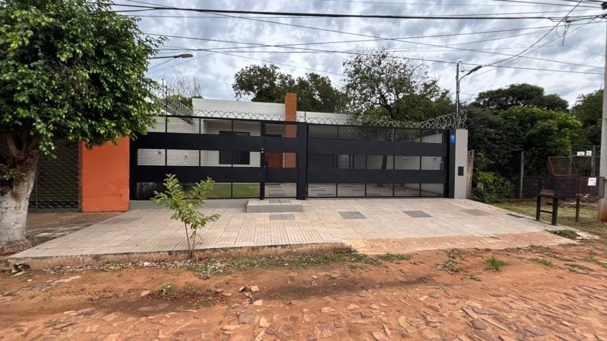 de casa moderna en Mariano Roque Alonso, foto 1