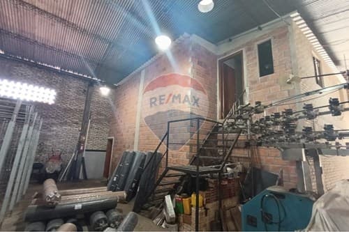 Deposito con vivienda y salon, foto 3