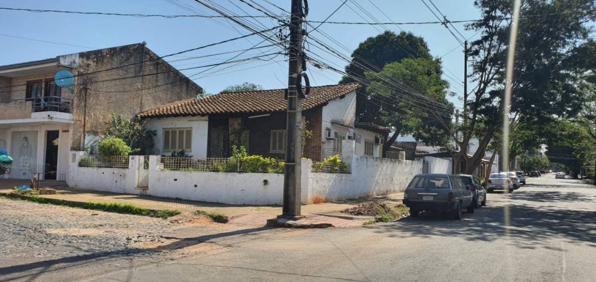 En MBURICAO, terreno con casa a demoler, foto 2