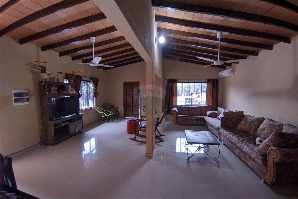 Venda Casa con Salón Comercial en Villa Elisa, foto 3