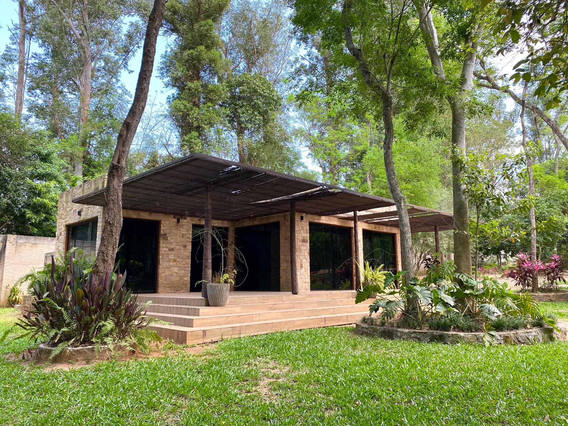 VENDO Propiedad de 4.238 m2 Zona Anfiteatro San Bernardino