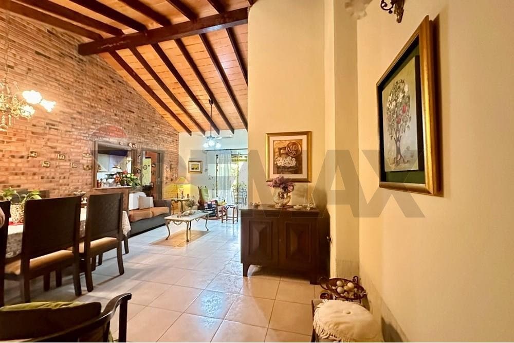 Hermosa casa en Luque loma merlo, foto 4