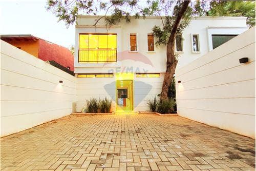 Duplex-Venta-PY Central Luque Primer Barrio, foto 2