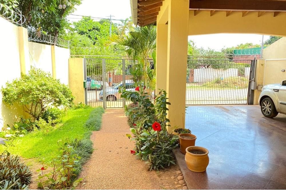 Casa en Asuncion. Bo. Vista Alegre, foto 2