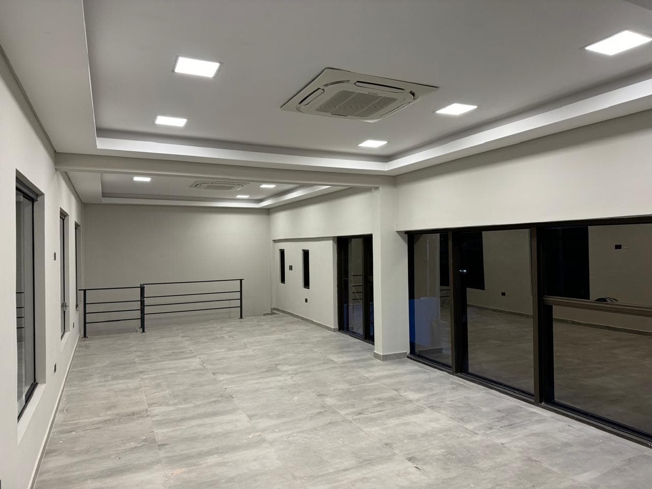 ALQUILO O VENDO Tinglado con Oficinas