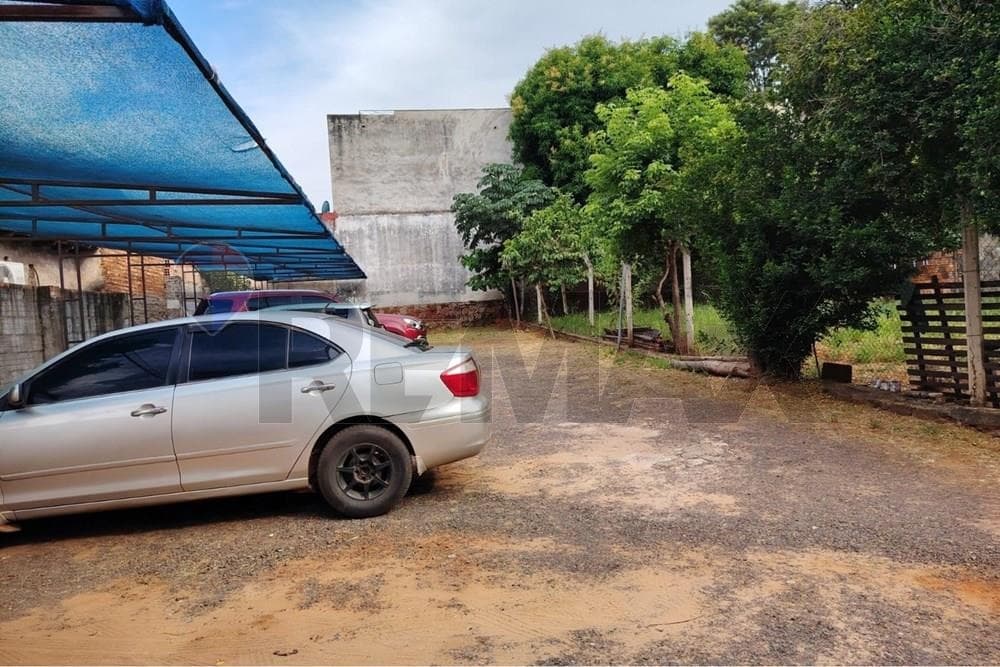 casa con salón comercial y 2 departamentos – Itauguá — foto 5
