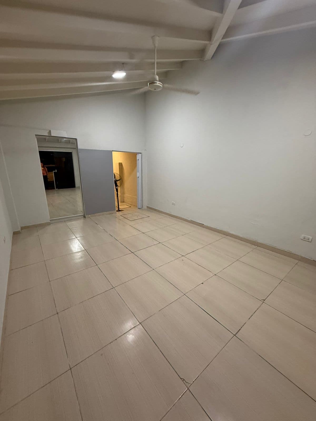 Local comercial en vista alegre — foto 4