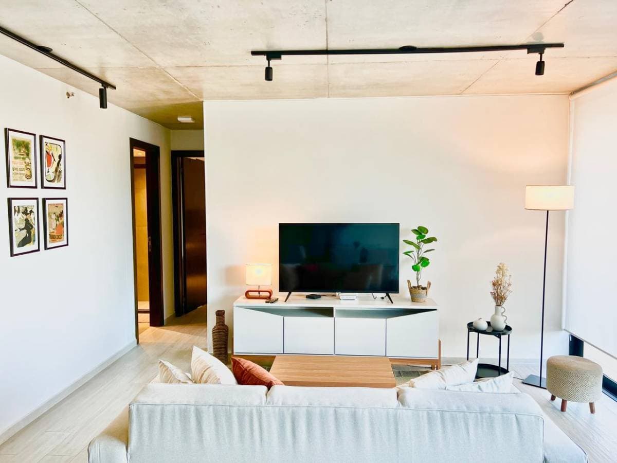 Departamento amoblado full equipado de 2 dormitorios plaza pacheco — foto 4
