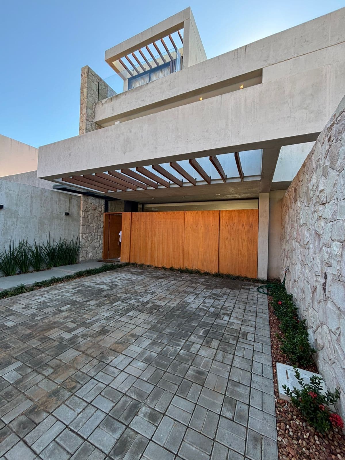 20.000.000 gs - Casa de 3 Niveles - BARRIO MBURUCUYA, foto 4