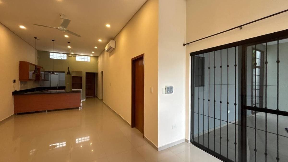 de casa moderna en Mariano Roque Alonso, foto 4