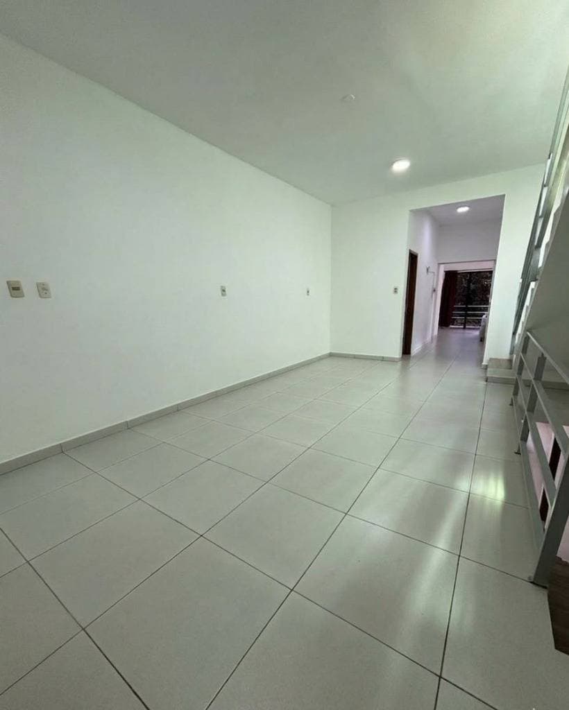 Amplio Dúplex con Terraza a 2 Cuadras del Eje Corporativo Ubicación Privilegiada, foto 4
