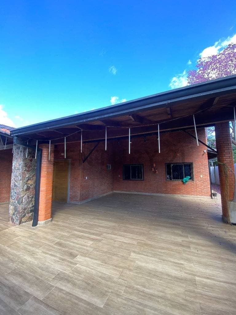 En venta amplia residencia en San Lorenzo, foto 2