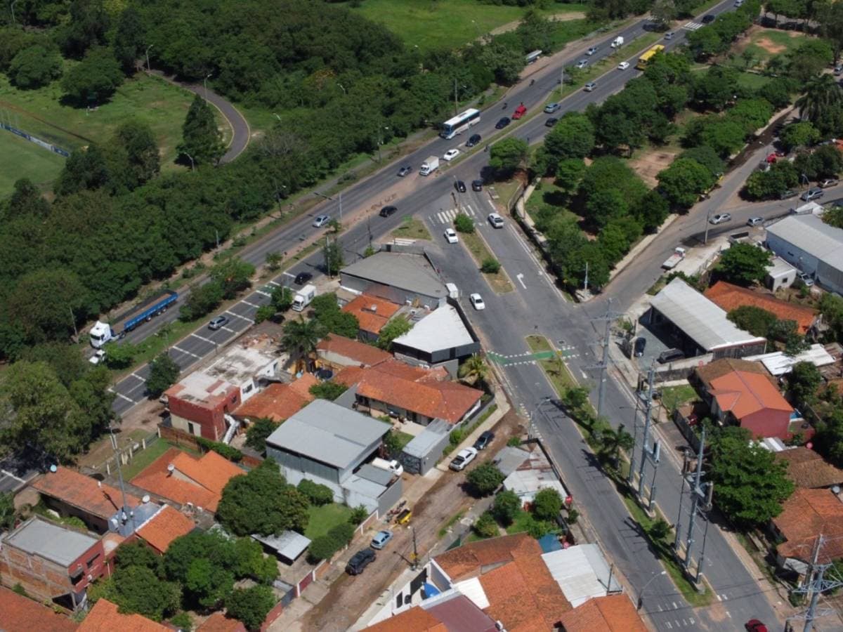 Terreno en venta. Ubicacion única en esquina, madame lynch y primer presidente, foto 2