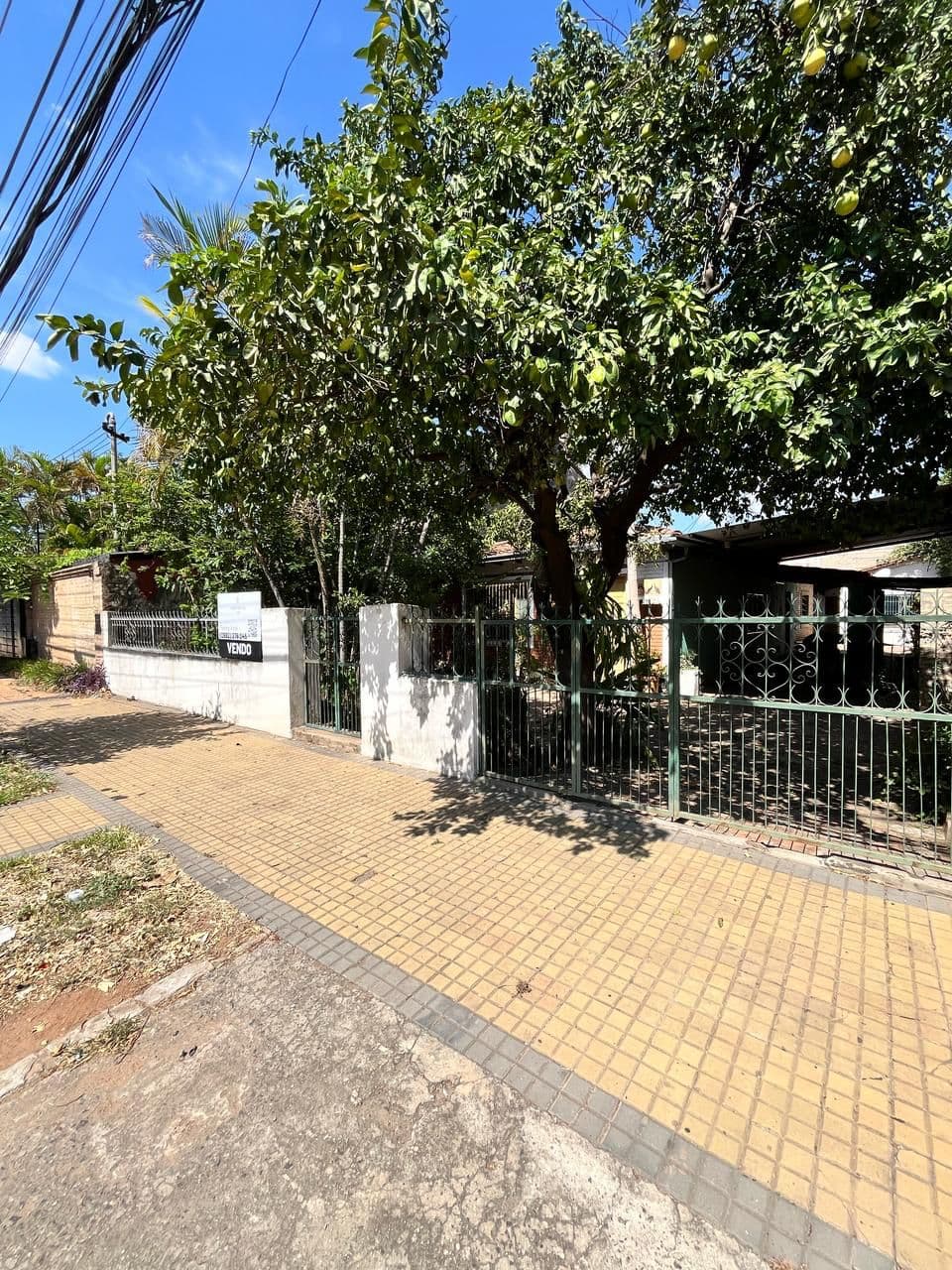 Amplio terreno con construccion en b° mburucuya al lado del cpj, foto 2