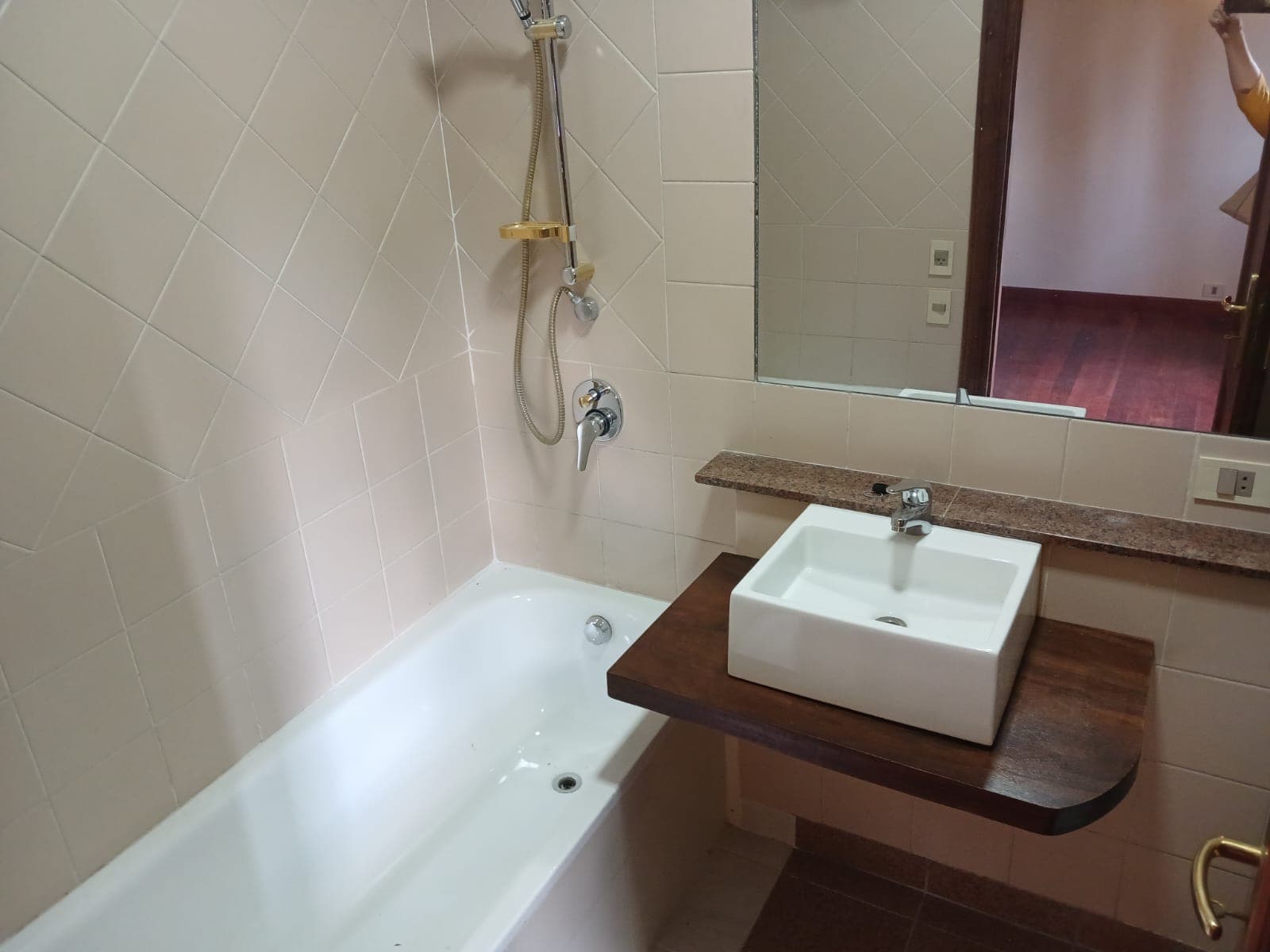 Dpto Condominio Jardín Des Laures Luque Zárate Isla, foto 3