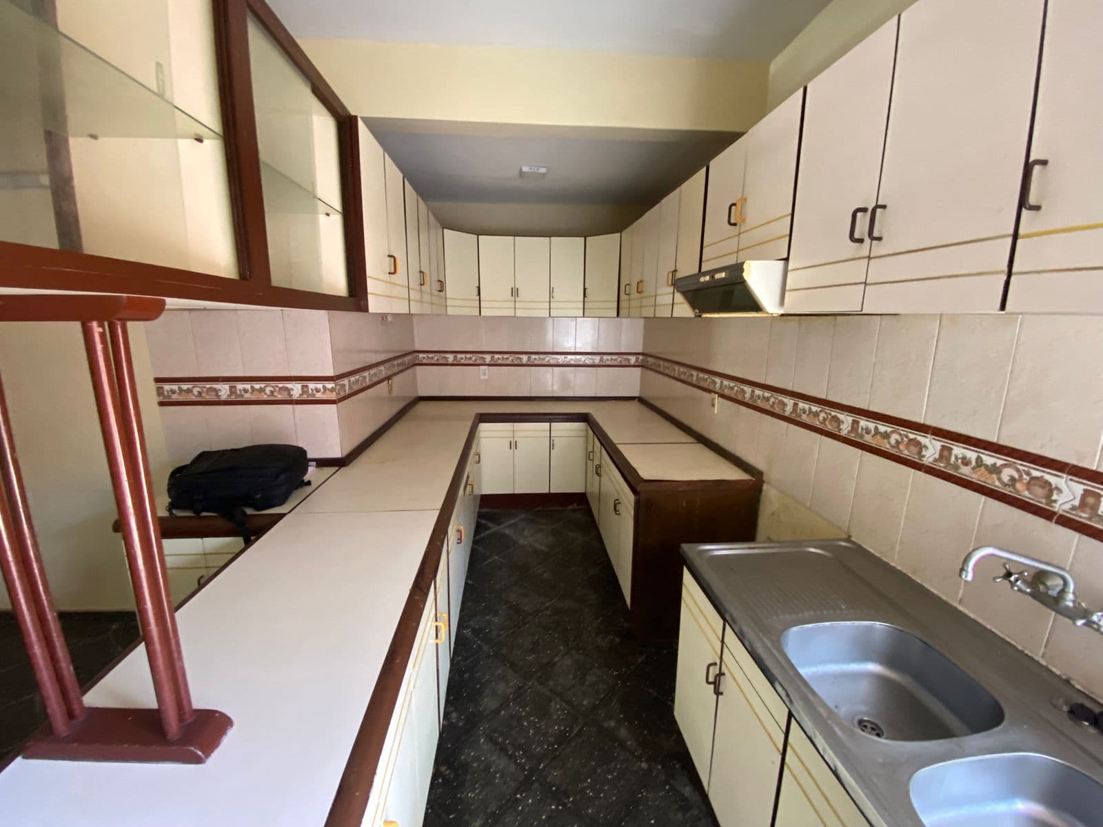 Excelente oportunidad de residencia a refaccionar en la ciudad de Lambaré — foto 5