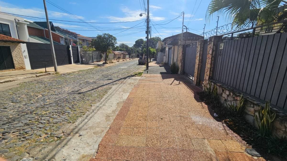 Oportunidad en Barrio Jara – Terreno en venta con casa a demoler, foto 3