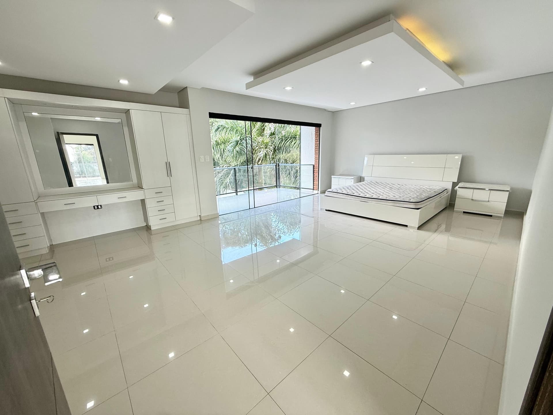 Venta/alquiler de casa en barrio santa librada, foto 4