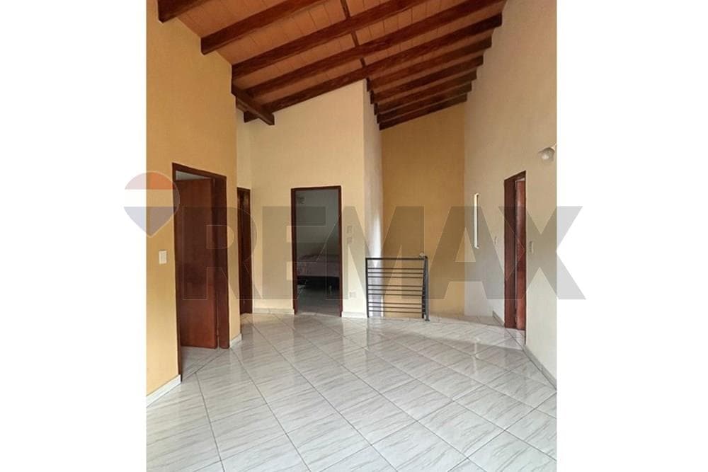 Amplia casa en Venta en Luque - PALMA LOMA, foto 5