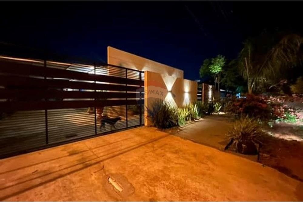 Amplia casa en venta capiata