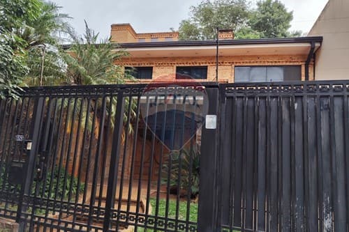 Vendo Casa de 4 Habitaciones en Asunción Bº Ycua Satí 12 X 40