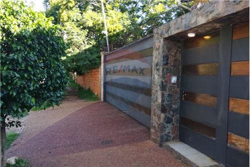 Vendo casa en Fernando de la Mora