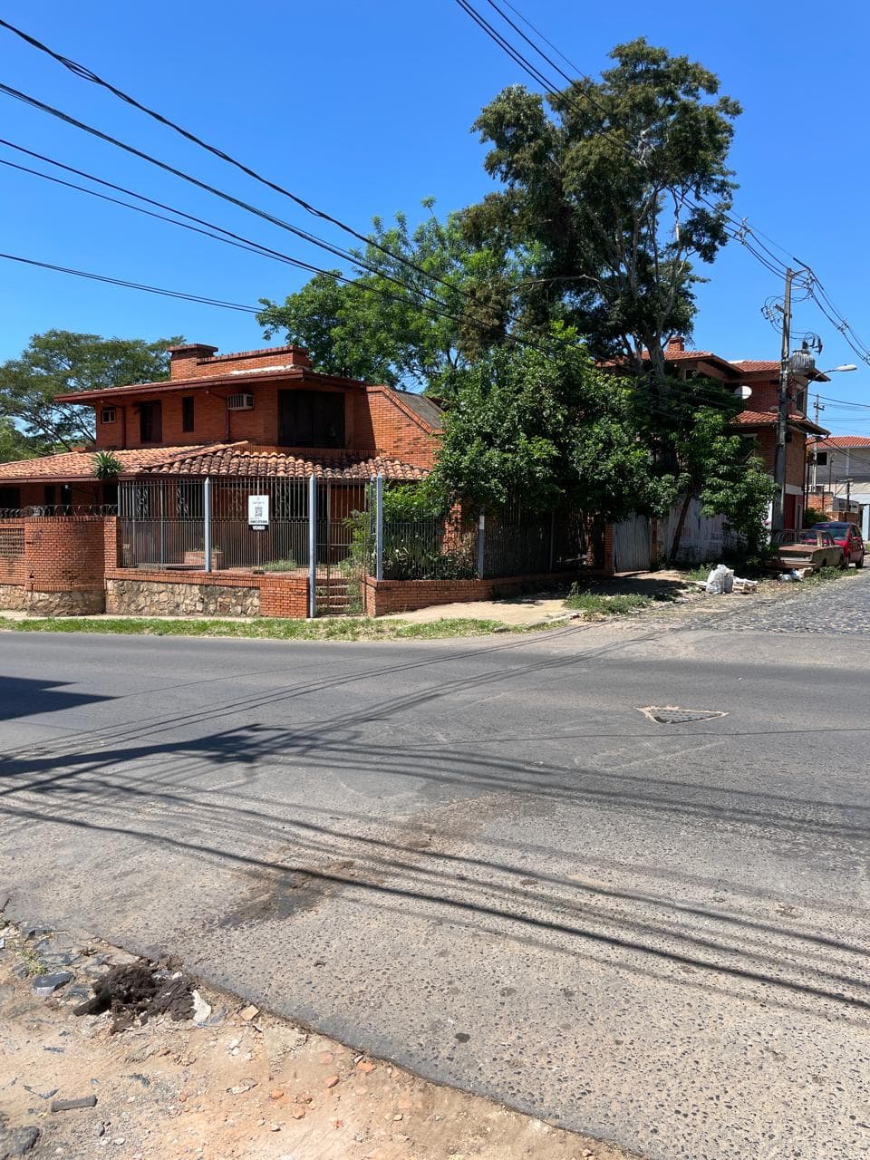 Terreno con casa a demoler en Venta, foto 1