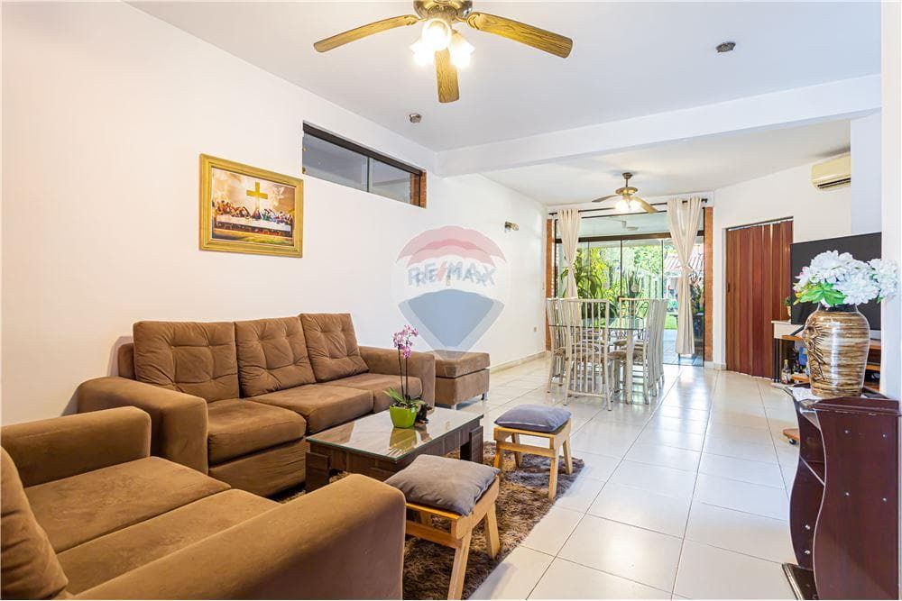 Se Vende Casa de 4 dormitorios en Asunción, foto 3