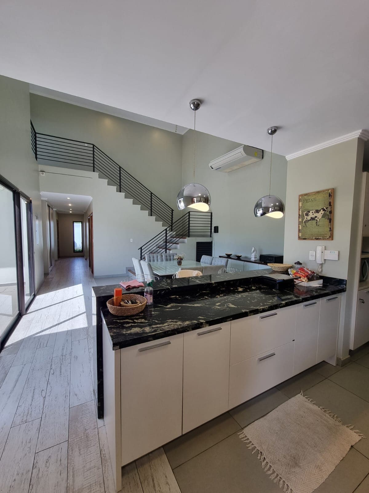 En venta hermosa residencia moderna en mariano , bo. Santa librada, foto 3