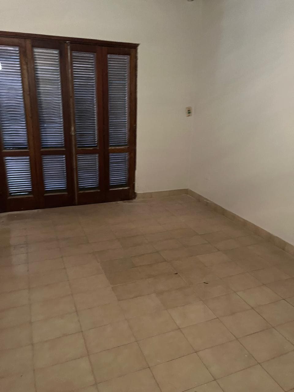 Amplia Residencia En El Barrio Santa Librada De Asunción, a excelente precio — foto 2