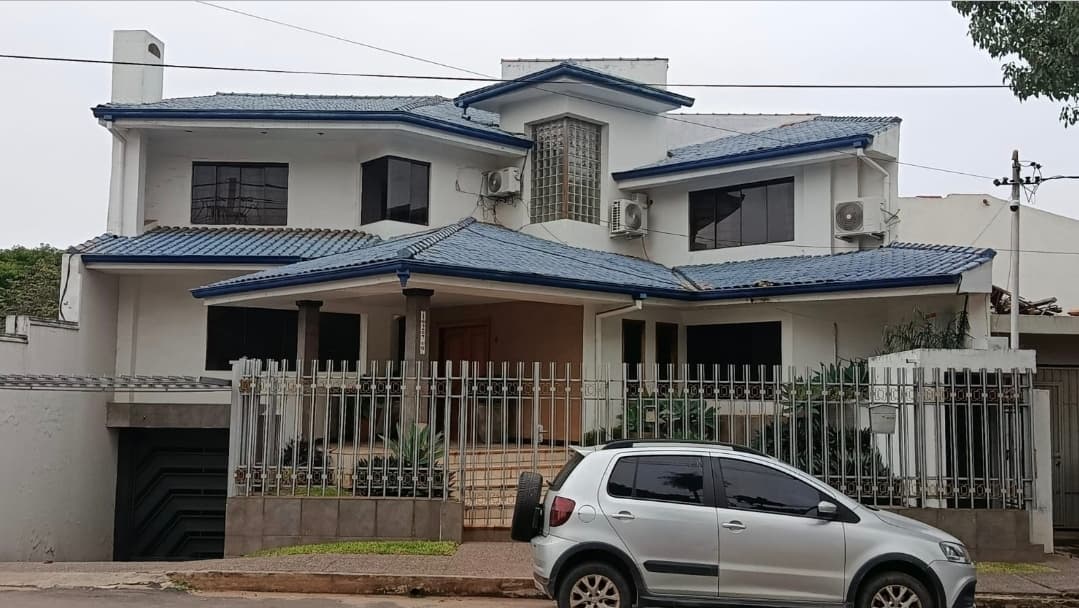 Residencia de Lujo en Venta – Barrio Ykua Satî, Asunción
