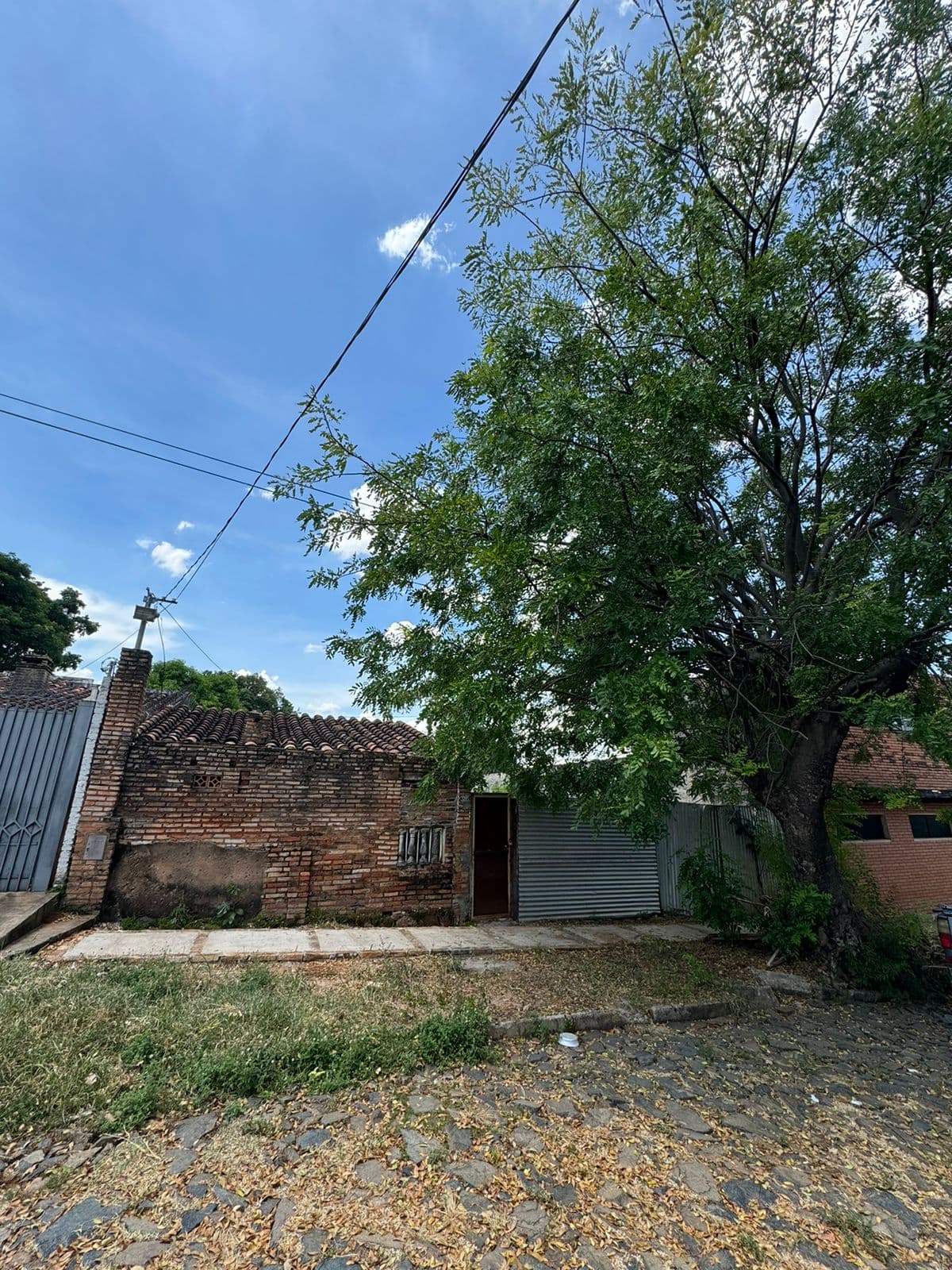 terreno en Barrio Herrera 14x33,5 m2 Superficie: 469 m2 — foto 1