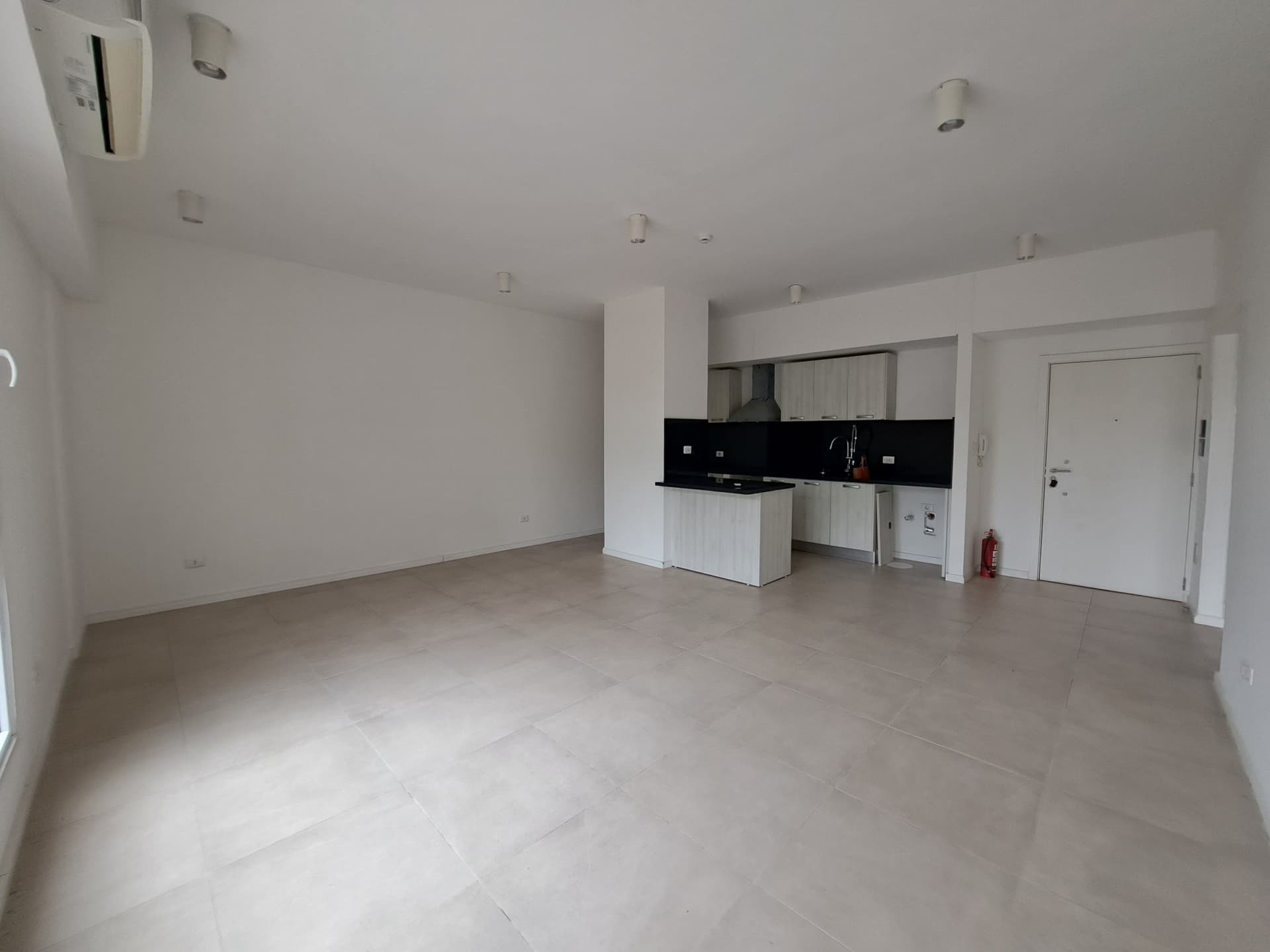 Exclusivo Departamento de 1 Dormitorio en Venta en la Prestigiosa Villa Morra, foto 2