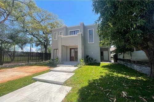 Vendo hermosa casa en lambare