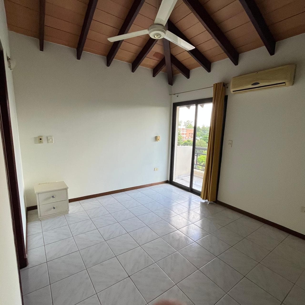 En Venta Departamento de 2 dormitorios en Barrio Herrera, foto 5