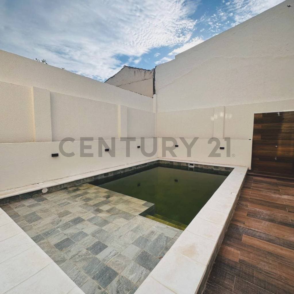 EN VENTA – Residencia A Estrenar De 3 Niveles En Mburucuyá, foto 5