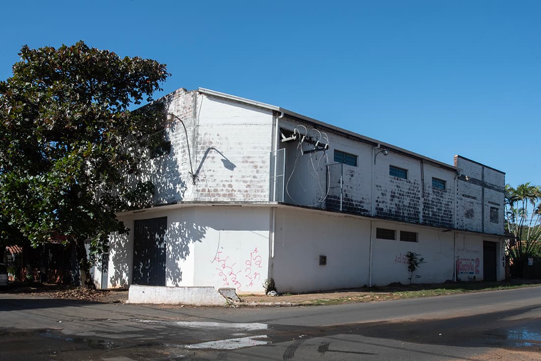 Depósito En Esquina Con Salida A 2 Calles En Fernando de la Mora Zona Sur — foto principal